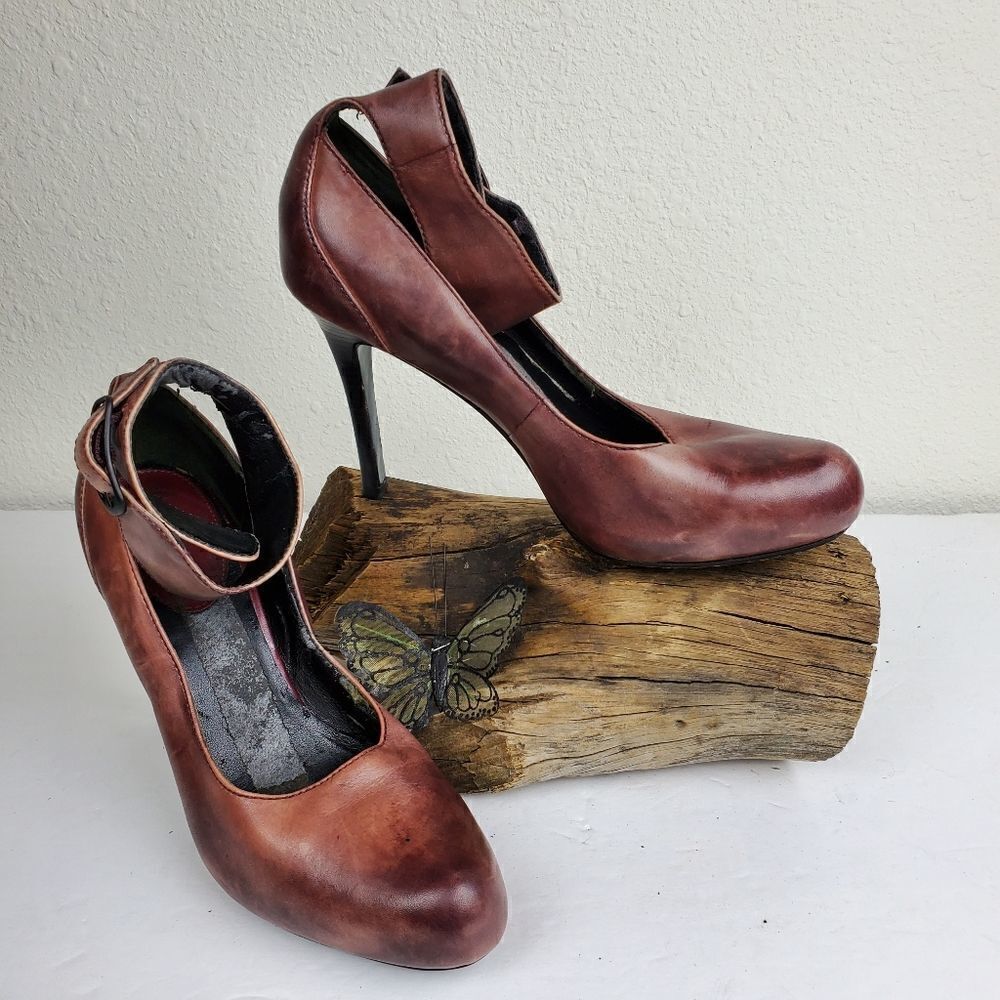 Maria Sharapova for cole haan air Alexa heels